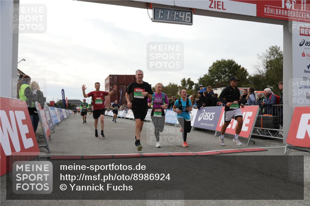 03.10.2025 - Köhlbrandbrückenlauf Yannick Fuchs http://msf.ph/oto/8986924 03.10.2025 16:11:45 Ziel 7330, 7419, 7469, 7533, 7658, 9200, 9202, 9392, 9634 meine-sportfotos.de