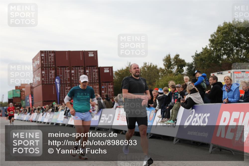 03.10.2025 - Köhlbrandbrückenlauf Yannick Fuchs http://msf.ph/oto/8986933 03.10.2025 15:59:22 Ziel 7089, 7262, 8780, 9126, 9238, 9577 meine-sportfotos.de