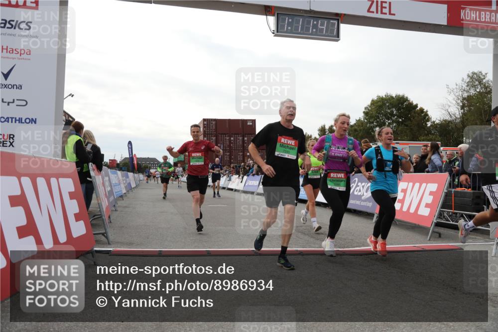 03.10.2025 - Köhlbrandbrückenlauf Yannick Fuchs http://msf.ph/oto/8986934 03.10.2025 16:11:45 Ziel 7330, 7419, 7469, 7533, 7658, 9200, 9202, 9392, 9634 meine-sportfotos.de