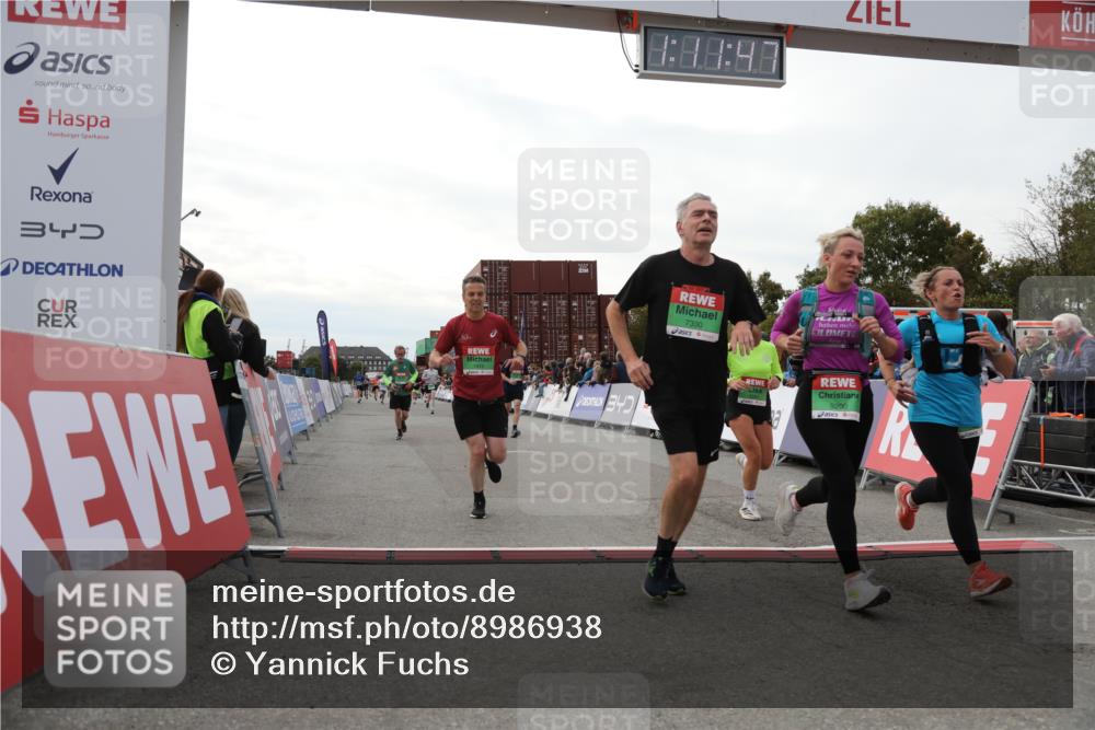 03.10.2025 - Köhlbrandbrückenlauf Yannick Fuchs http://msf.ph/oto/8986938 03.10.2025 16:11:45 Ziel 7330, 7419, 7469, 7533, 7658, 9200, 9202, 9392, 9634 meine-sportfotos.de