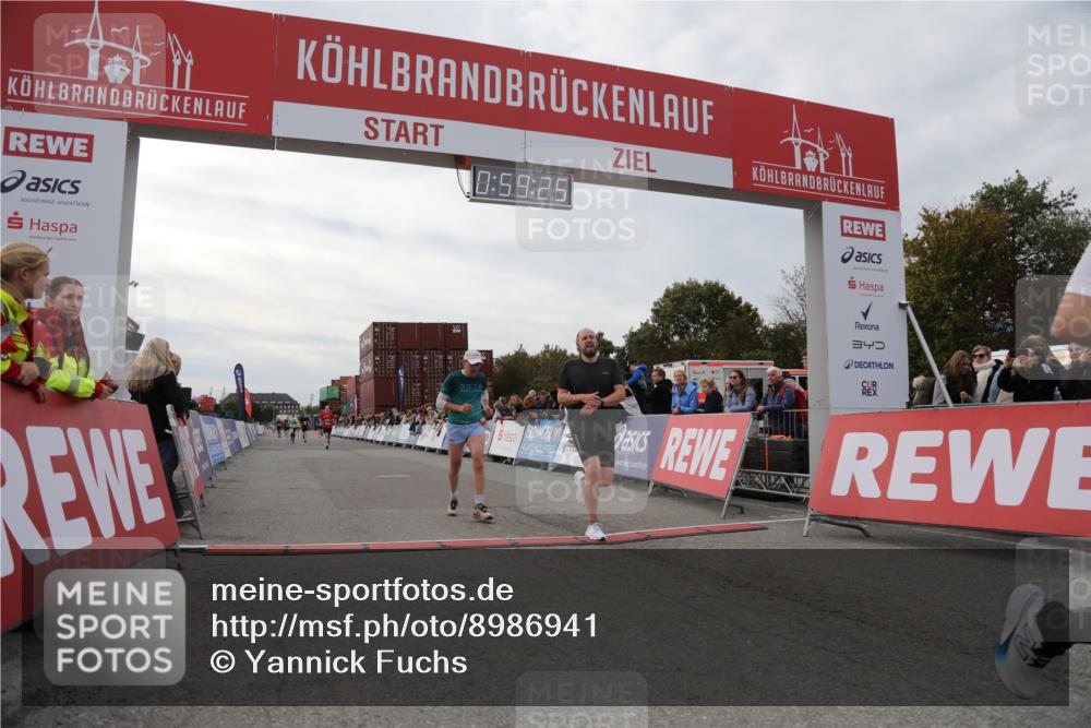 03.10.2025 - Köhlbrandbrückenlauf Yannick Fuchs http://msf.ph/oto/8986941 03.10.2025 15:59:23 Ziel 7083, 7089, 7262, 8780, 9126, 9238, 9577 meine-sportfotos.de