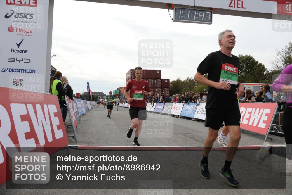 03.10.2025 - Köhlbrandbrückenlauf Yannick Fuchs http://msf.ph/oto/8986942 03.10.2025 16:11:46 Ziel 7330, 7419, 7469, 7533, 7658, 9200, 9202, 9244, 9392, 9634 meine-sportfotos.de