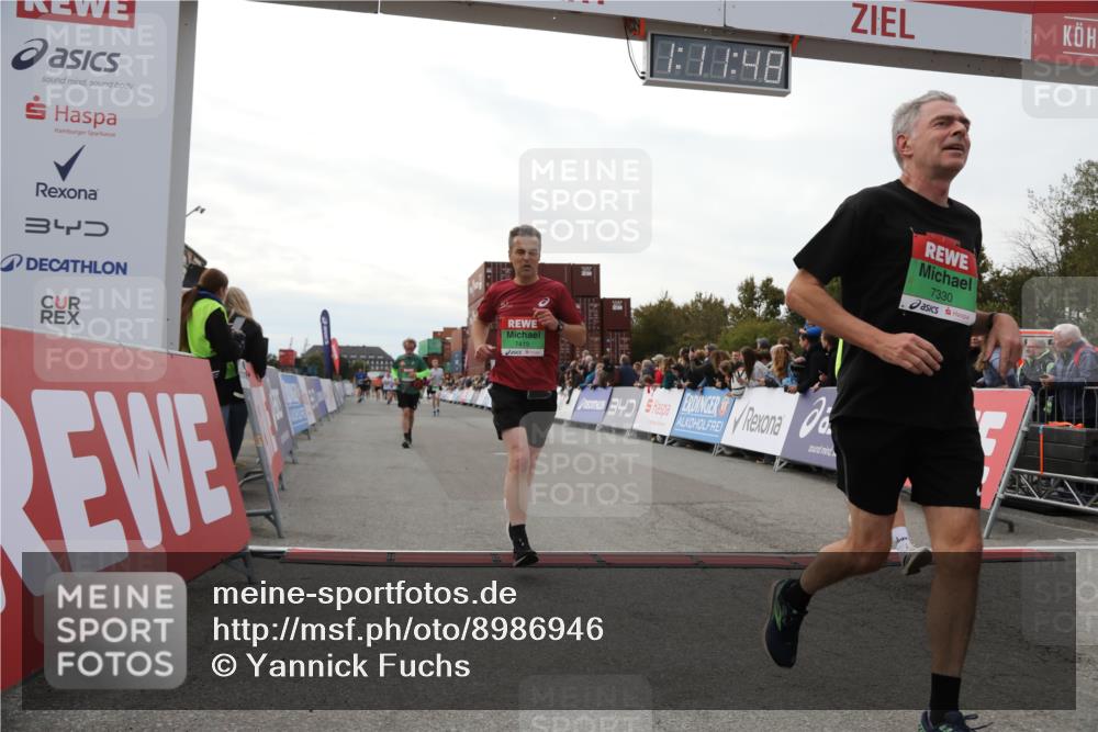 03.10.2025 - Köhlbrandbrückenlauf Yannick Fuchs http://msf.ph/oto/8986946 03.10.2025 16:11:46 Ziel 7330, 7419, 7469, 7533, 7658, 9200, 9202, 9244, 9392, 9634 meine-sportfotos.de