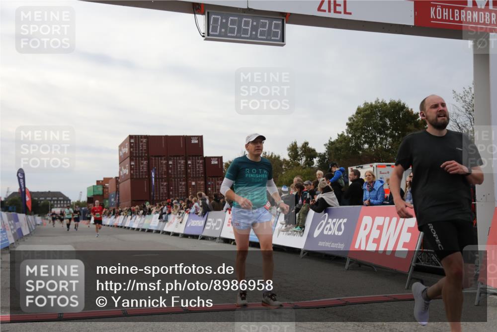 03.10.2025 - Köhlbrandbrückenlauf Yannick Fuchs http://msf.ph/oto/8986958 03.10.2025 15:59:24 Ziel 7083, 7089, 7262, 8780, 9126, 9238, 9577 meine-sportfotos.de