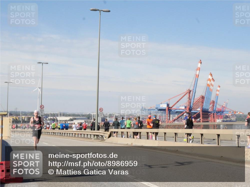 03.10.2025 - Köhlbrandbrückenlauf Matties Gatica Varas http://msf.ph/oto/8986959 03.10.2025 12:27:42 Position 2  meine-sportfotos.de