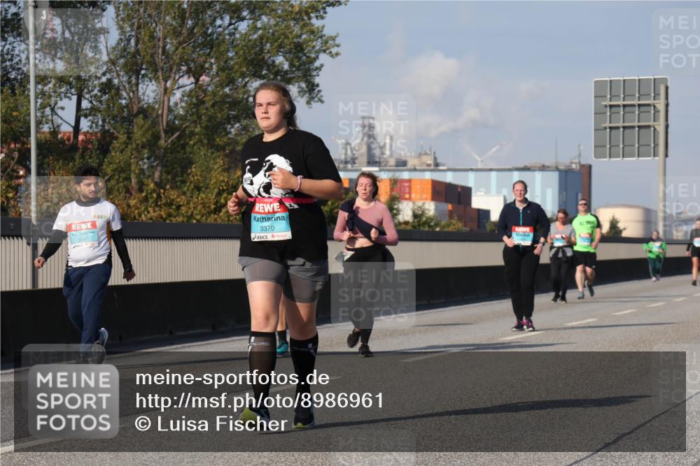 03.10.2025 - Köhlbrandbrückenlauf Luisa Fischer http://msf.ph/oto/8986961 03.10.2025 11:22:06 Position 3 140, 3347, 3370 meine-sportfotos.de