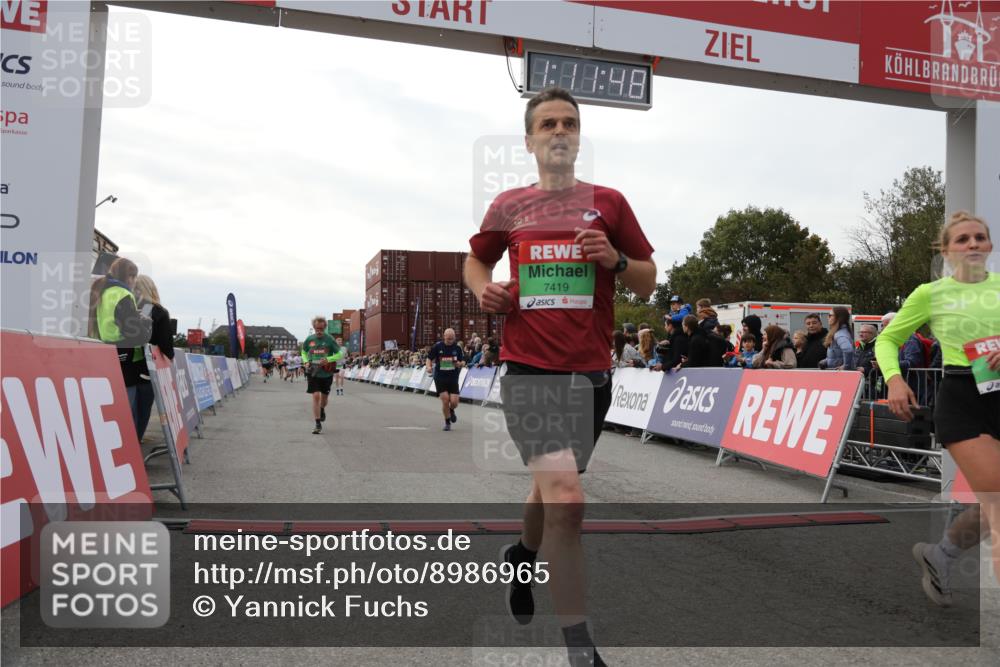 03.10.2025 - Köhlbrandbrückenlauf Yannick Fuchs http://msf.ph/oto/8986965 03.10.2025 16:11:46 Ziel 7330, 7419, 7469, 7533, 7658, 9200, 9202, 9244, 9392, 9634 meine-sportfotos.de