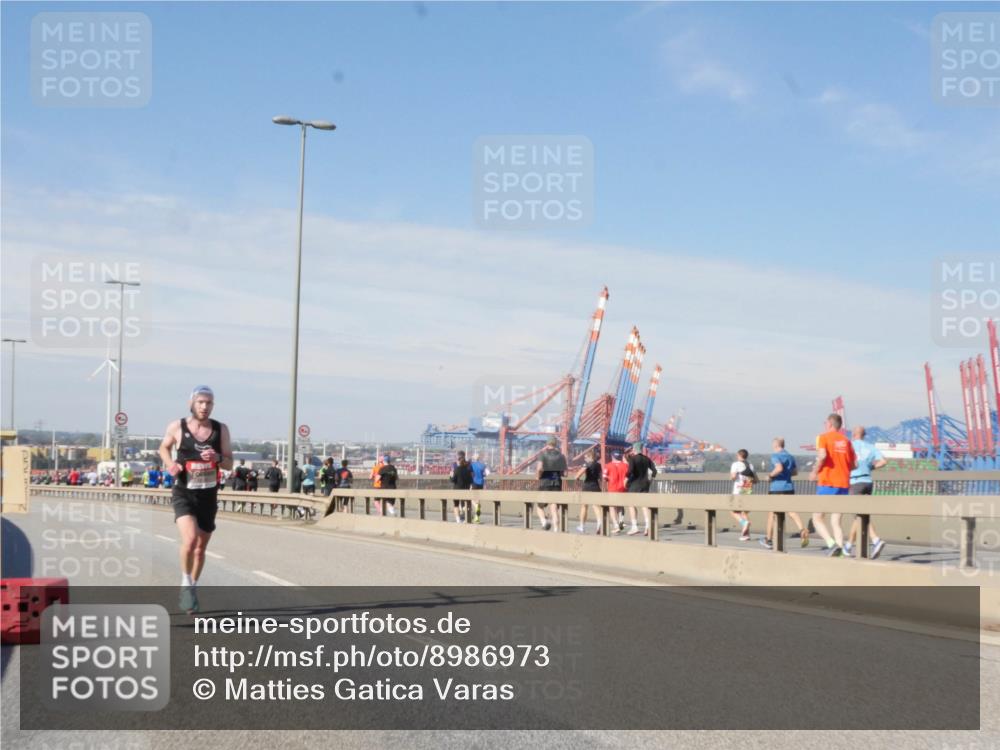 03.10.2025 - Köhlbrandbrückenlauf Matties Gatica Varas http://msf.ph/oto/8986973 03.10.2025 12:27:44 Position 2  meine-sportfotos.de