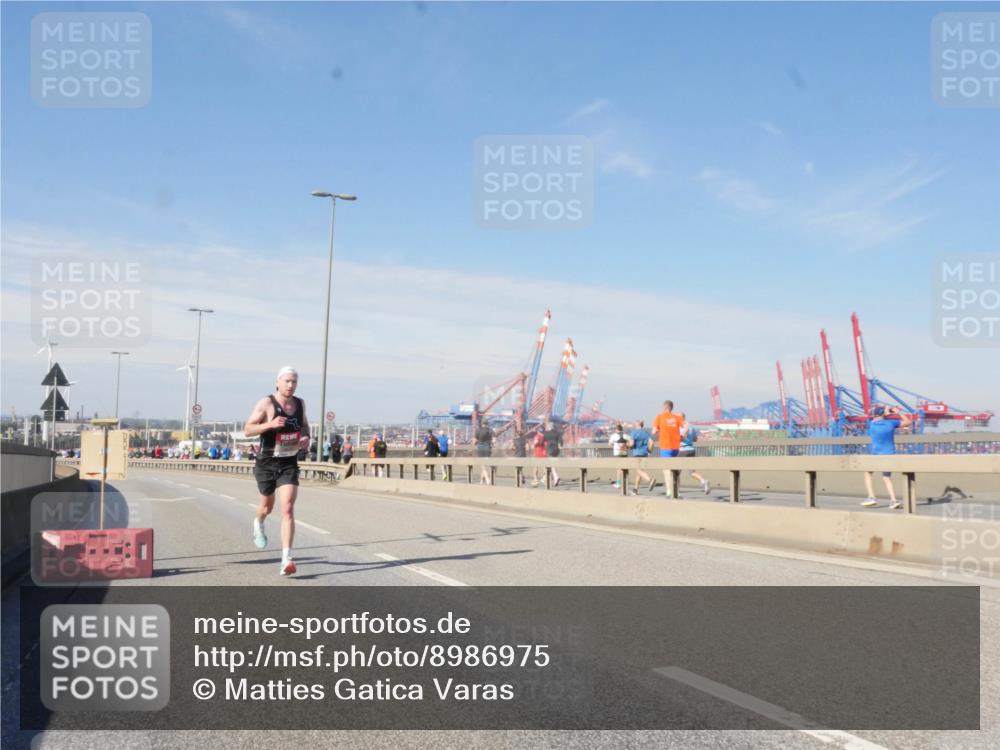 03.10.2025 - Köhlbrandbrückenlauf Matties Gatica Varas http://msf.ph/oto/8986975 03.10.2025 12:27:45 Position 2  meine-sportfotos.de