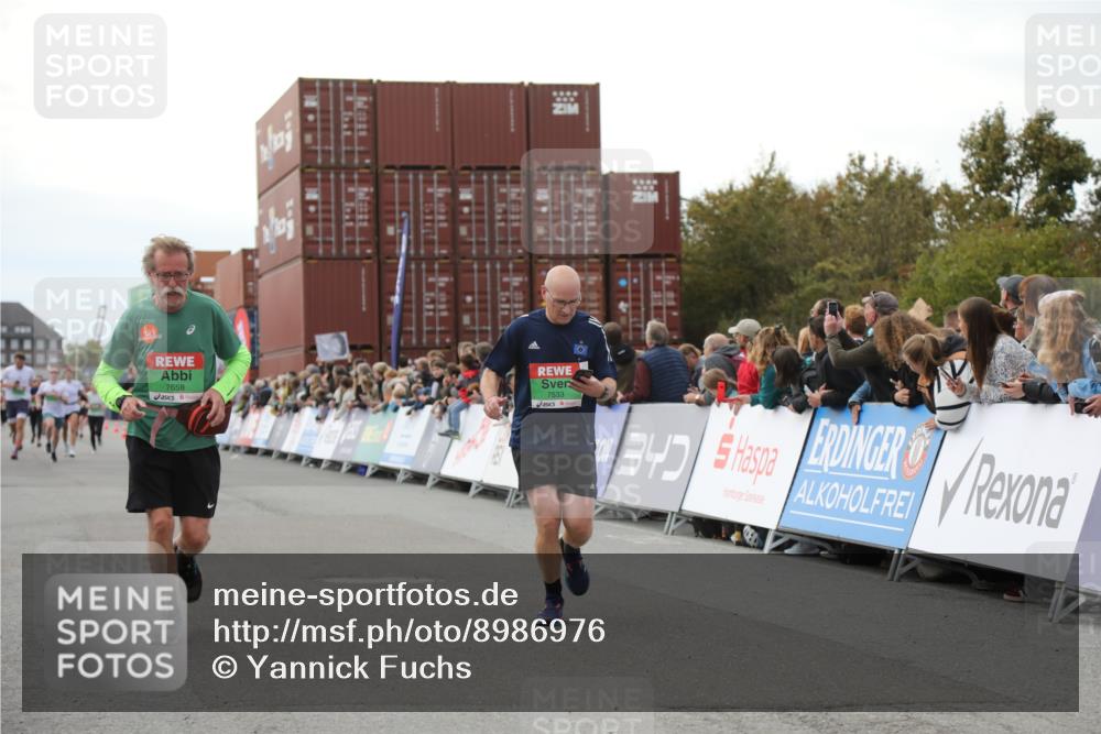 03.10.2025 - Köhlbrandbrückenlauf Yannick Fuchs http://msf.ph/oto/8986976 03.10.2025 16:11:47 Ziel 7330, 7419, 7469, 7533, 7658, 7961, 8005, 8954, 9200, 9202, 9244, 9392, 9634 meine-sportfotos.de