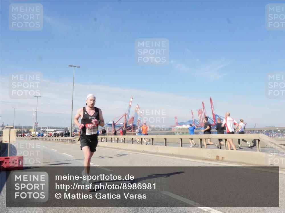 03.10.2025 - Köhlbrandbrückenlauf Matties Gatica Varas http://msf.ph/oto/8986981 03.10.2025 12:27:46 Position 2  meine-sportfotos.de