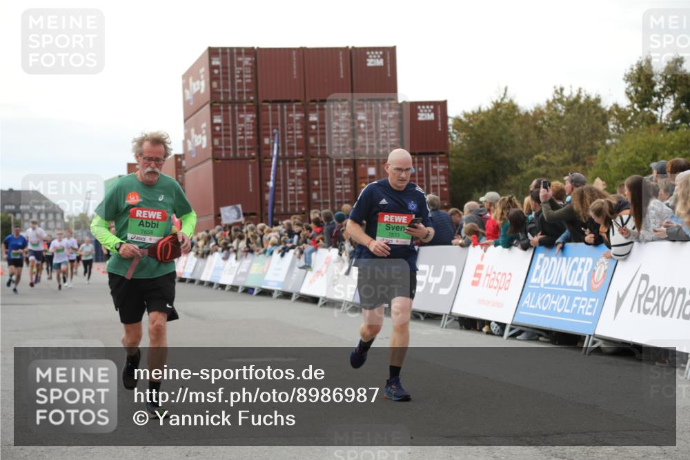 03.10.2025 - Köhlbrandbrückenlauf Yannick Fuchs http://msf.ph/oto/8986987 03.10.2025 16:11:48 Ziel 7330, 7419, 7469, 7533, 7658, 7961, 8005, 8096, 8954, 9200, 9202, 9244, 9392, 9634 meine-sportfotos.de