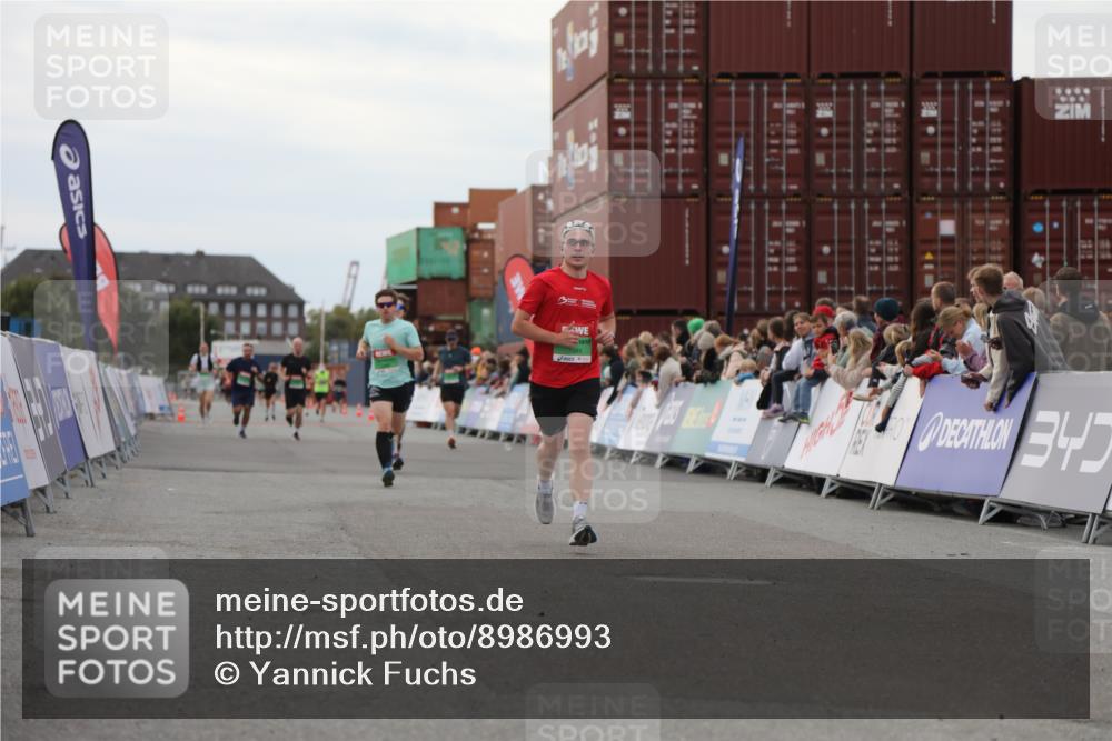 03.10.2025 - Köhlbrandbrückenlauf Yannick Fuchs http://msf.ph/oto/8986993 03.10.2025 15:59:26 Ziel 7059, 7083, 7089, 9238, 9577 meine-sportfotos.de