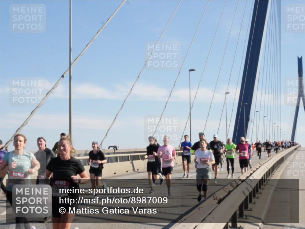 03.10.2025 - Köhlbrandbrückenlauf Matties Gatica Varas http://msf.ph/oto/8987009 03.10.2025 12:27:54 Position 2 4521, 4260 meine-sportfotos.de