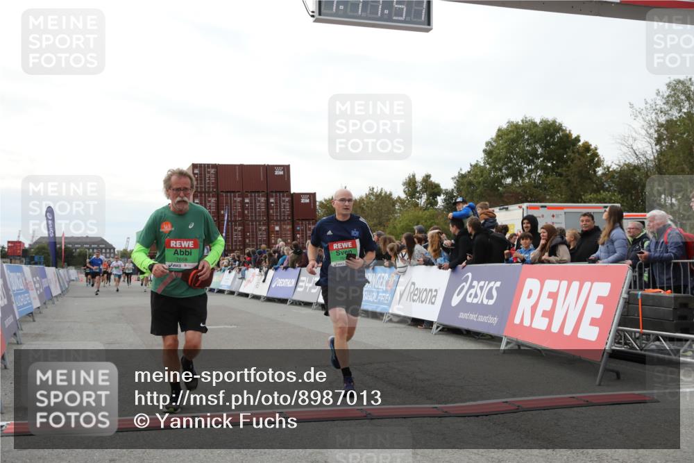 03.10.2025 - Köhlbrandbrückenlauf Yannick Fuchs http://msf.ph/oto/8987013 03.10.2025 16:11:49 Ziel 7419, 7469, 7533, 7658, 7961, 8005, 8096, 8954, 9202, 9244, 9392 meine-sportfotos.de