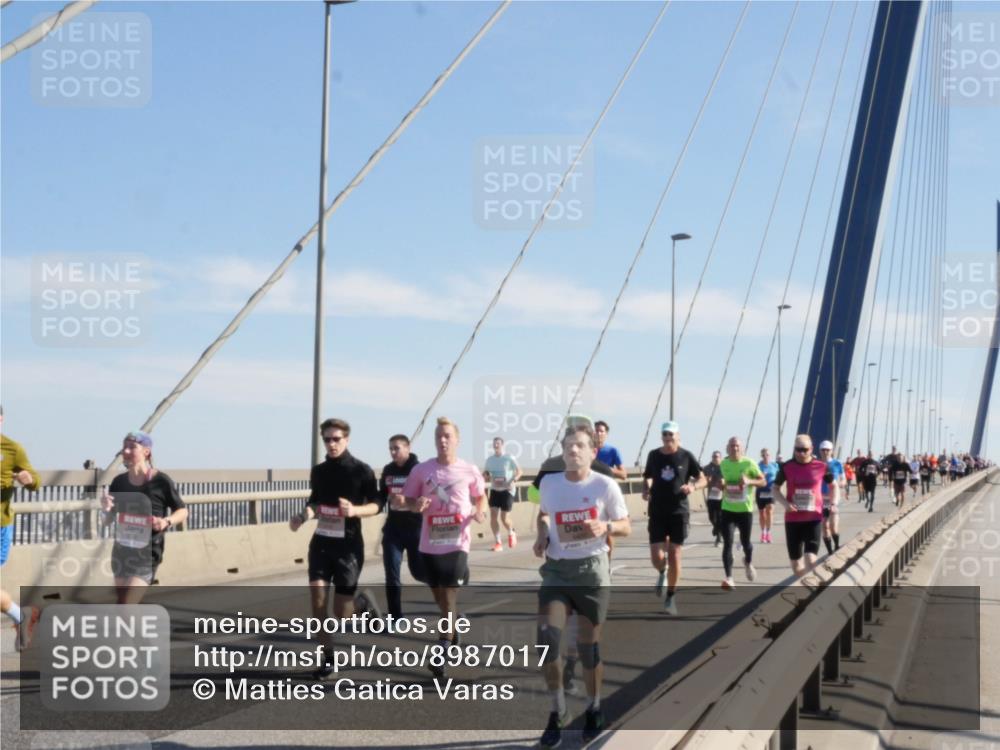 03.10.2025 - Köhlbrandbrückenlauf Matties Gatica Varas http://msf.ph/oto/8987017 03.10.2025 12:27:55 Position 2  meine-sportfotos.de