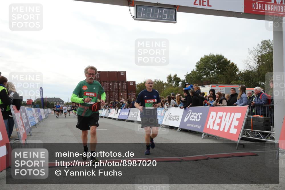 03.10.2025 - Köhlbrandbrückenlauf Yannick Fuchs http://msf.ph/oto/8987020 03.10.2025 16:11:49 Ziel 7419, 7469, 7533, 7658, 7961, 8005, 8096, 8954, 9202, 9244, 9392 meine-sportfotos.de