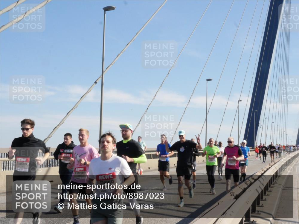 03.10.2025 - Köhlbrandbrückenlauf Matties Gatica Varas http://msf.ph/oto/8987023 03.10.2025 12:27:56 Position 2 4116, 5870, 4405 meine-sportfotos.de