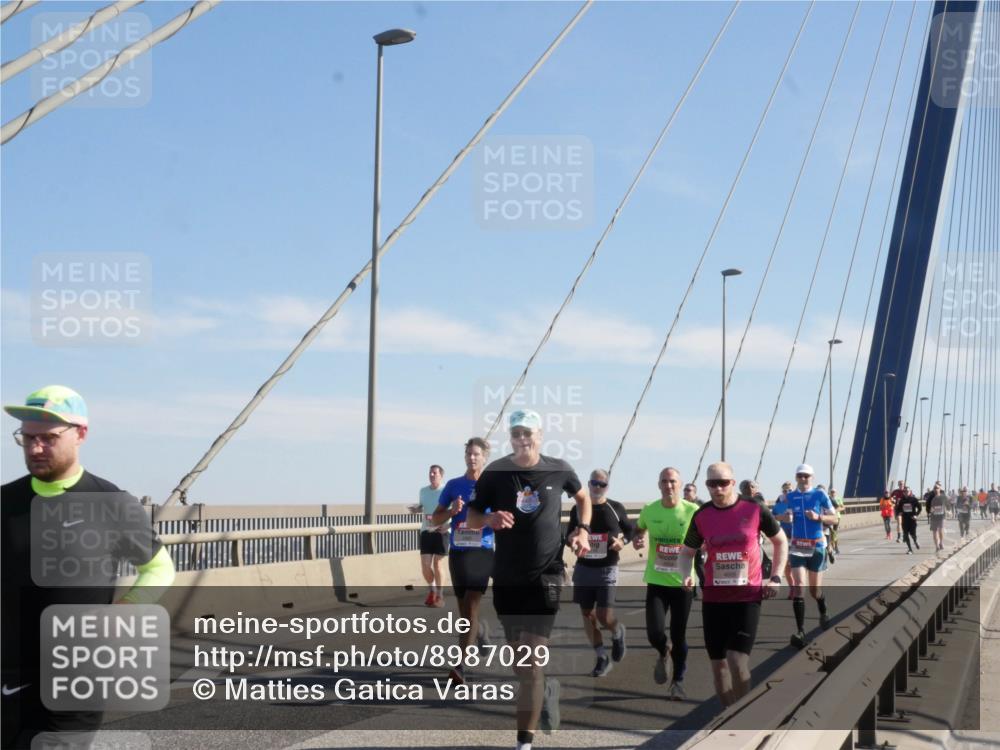 03.10.2025 - Köhlbrandbrückenlauf Matties Gatica Varas http://msf.ph/oto/8987029 03.10.2025 12:27:57 Position 2  meine-sportfotos.de