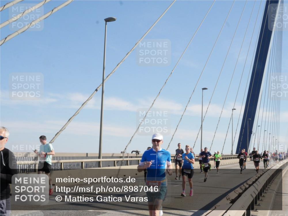03.10.2025 - Köhlbrandbrückenlauf Matties Gatica Varas http://msf.ph/oto/8987046 03.10.2025 12:28:00 Position 2  meine-sportfotos.de
