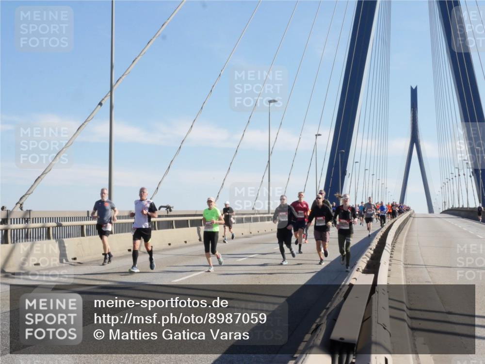 03.10.2025 - Köhlbrandbrückenlauf Matties Gatica Varas http://msf.ph/oto/8987059 03.10.2025 12:28:05 Position 2  meine-sportfotos.de