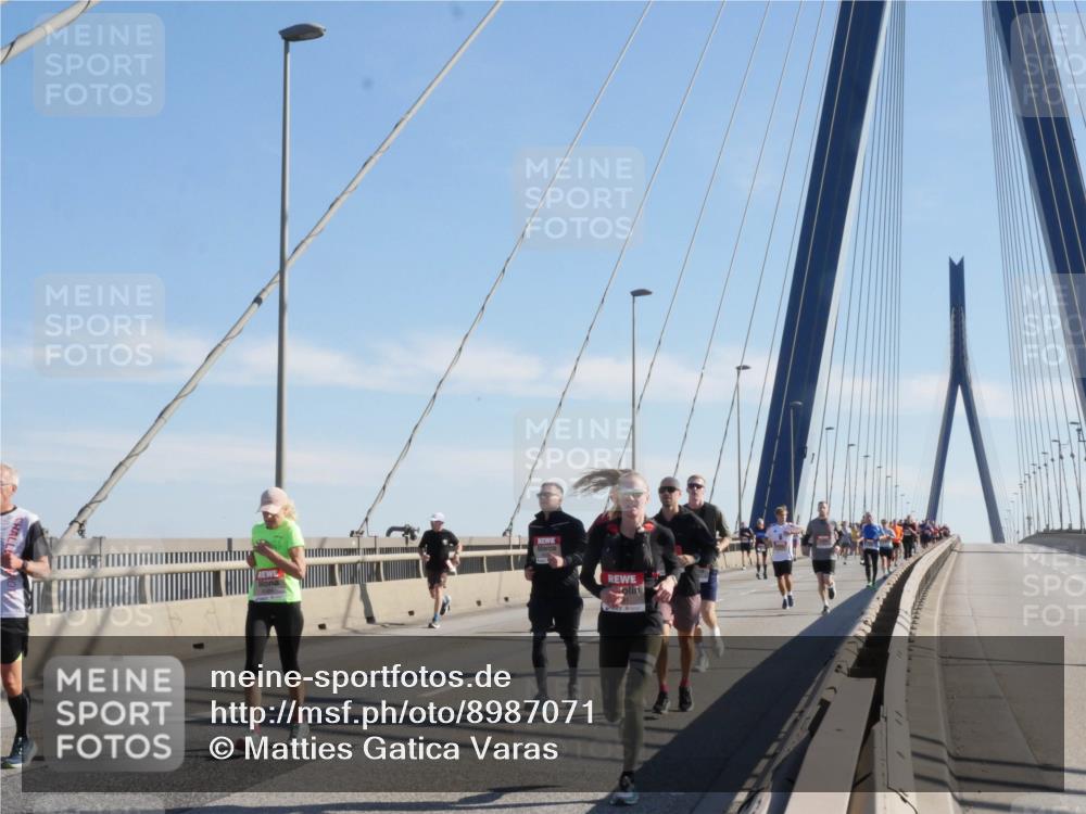 03.10.2025 - Köhlbrandbrückenlauf Matties Gatica Varas http://msf.ph/oto/8987071 03.10.2025 12:28:07 Position 2  meine-sportfotos.de