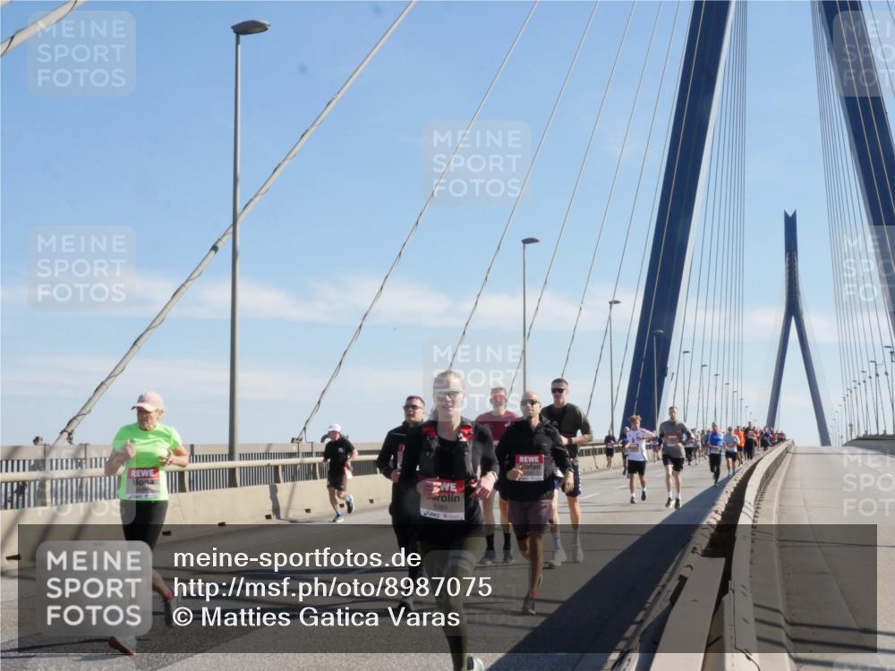 03.10.2025 - Köhlbrandbrückenlauf Matties Gatica Varas http://msf.ph/oto/8987075 03.10.2025 12:28:08 Position 2 6281 meine-sportfotos.de