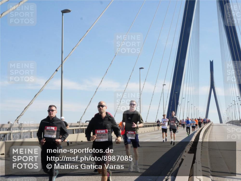 03.10.2025 - Köhlbrandbrückenlauf Matties Gatica Varas http://msf.ph/oto/8987085 03.10.2025 12:28:09 Position 2 4533, 4202 meine-sportfotos.de