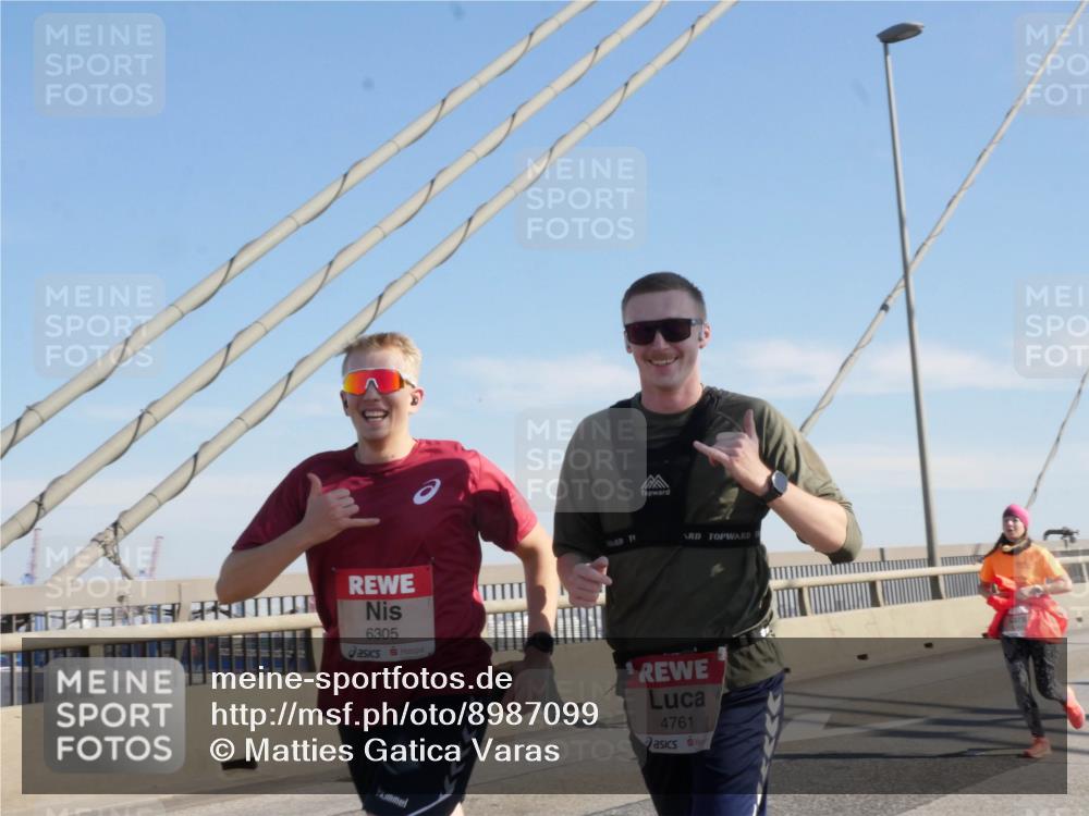 03.10.2025 - Köhlbrandbrückenlauf Matties Gatica Varas http://msf.ph/oto/8987099 03.10.2025 12:28:11 Position 2 6305, 4761 meine-sportfotos.de