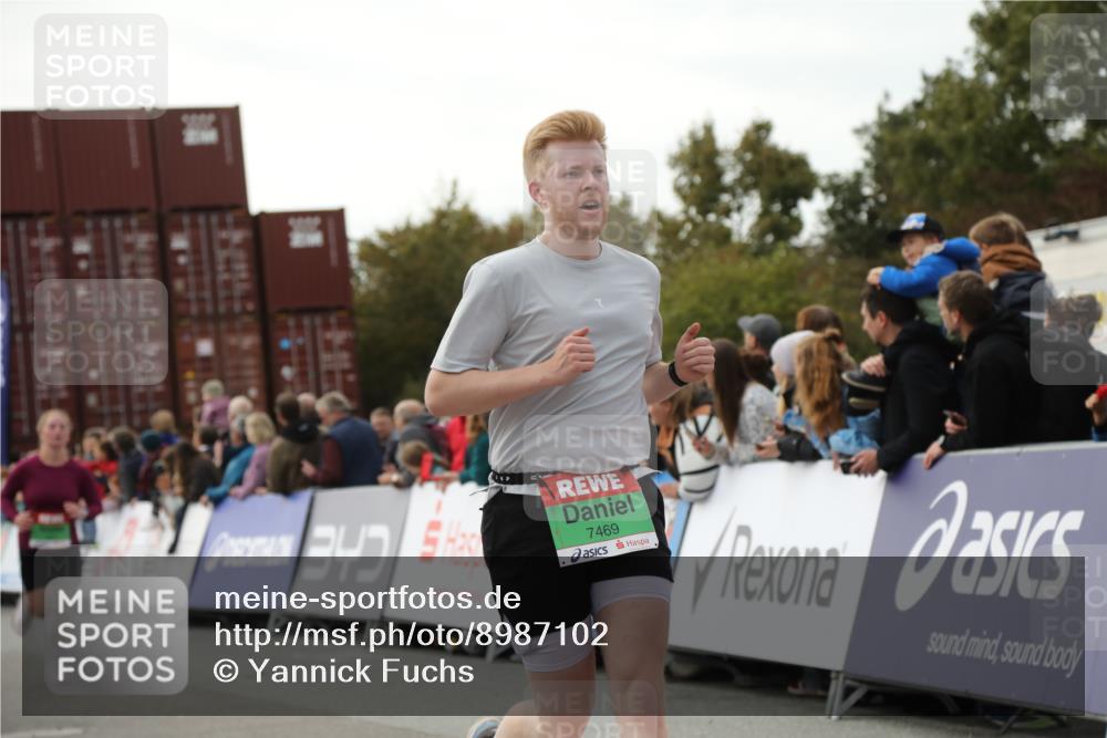 03.10.2025 - Köhlbrandbrückenlauf Yannick Fuchs http://msf.ph/oto/8987102 03.10.2025 16:11:53 Ziel 7122, 7469, 7533, 7566, 7613, 7757, 7961, 8005, 8096, 8110, 8954, 9244 meine-sportfotos.de