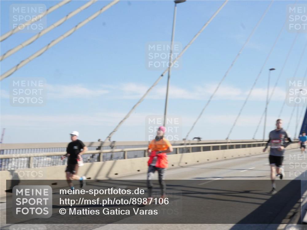 03.10.2025 - Köhlbrandbrückenlauf Matties Gatica Varas http://msf.ph/oto/8987106 03.10.2025 12:28:12 Position 2  meine-sportfotos.de