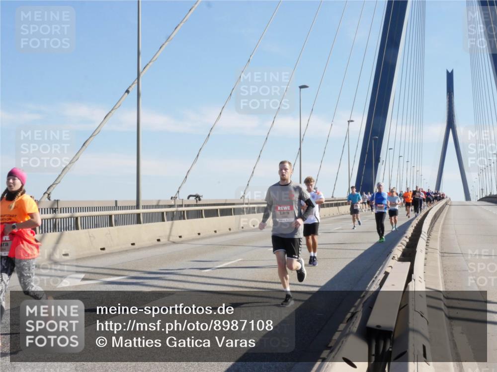 03.10.2025 - Köhlbrandbrückenlauf Matties Gatica Varas http://msf.ph/oto/8987108 03.10.2025 12:28:13 Position 2  meine-sportfotos.de