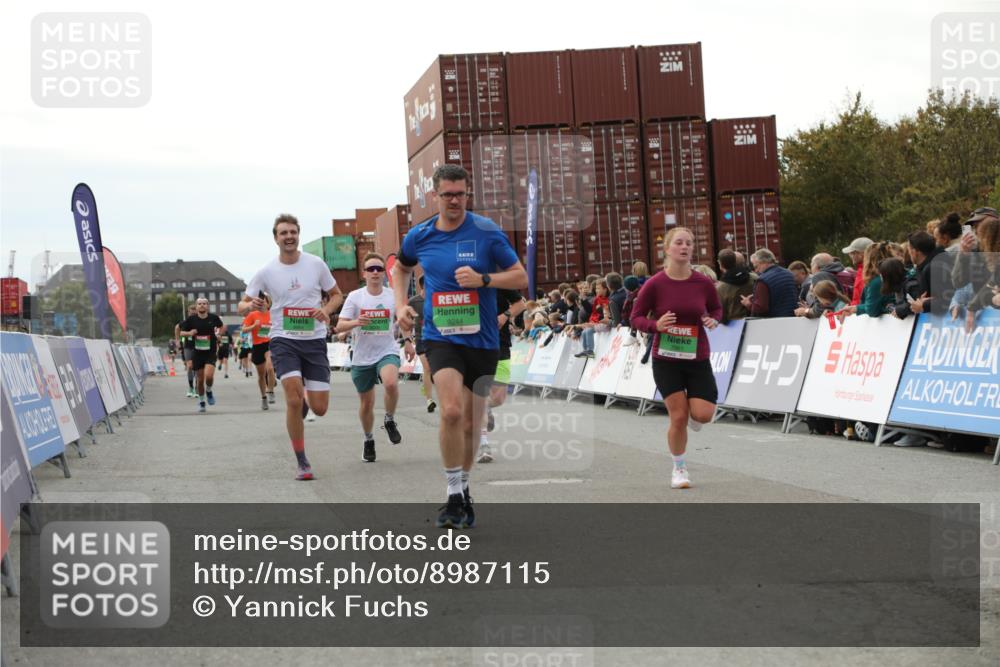 03.10.2025 - Köhlbrandbrückenlauf Yannick Fuchs http://msf.ph/oto/8987115 03.10.2025 16:11:53 Ziel 7122, 7469, 7533, 7566, 7613, 7757, 7961, 8005, 8096, 8110, 8954, 9244 meine-sportfotos.de