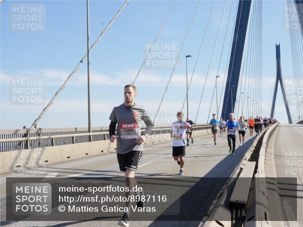 03.10.2025 - Köhlbrandbrückenlauf Matties Gatica Varas http://msf.ph/oto/8987116 03.10.2025 12:28:14 Position 2 5096, 6 meine-sportfotos.de