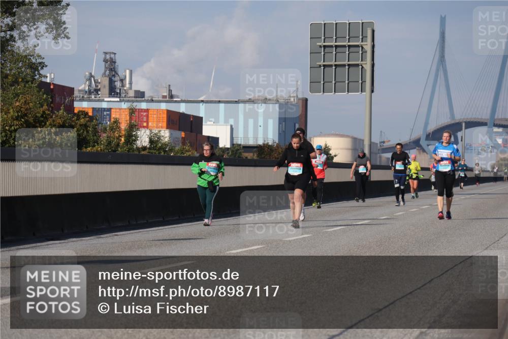 03.10.2025 - Köhlbrandbrückenlauf Luisa Fischer http://msf.ph/oto/8987117 03.10.2025 11:22:23 Position 3 17 meine-sportfotos.de