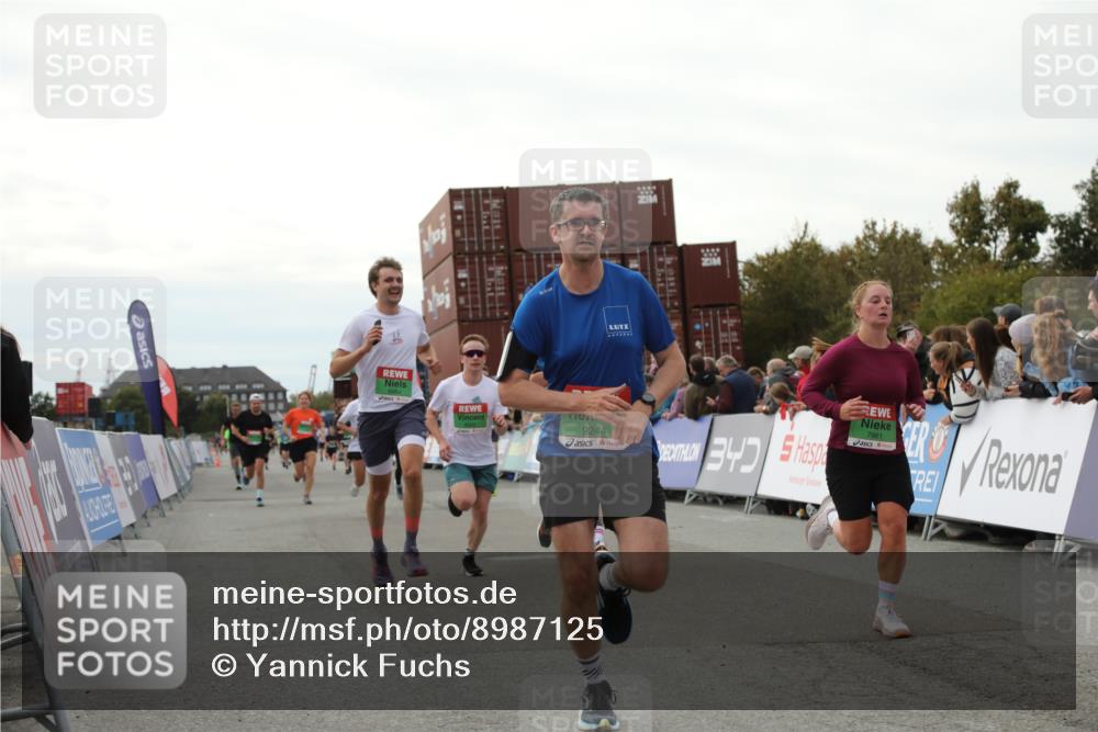 03.10.2025 - Köhlbrandbrückenlauf Yannick Fuchs http://msf.ph/oto/8987125 03.10.2025 16:11:54 Ziel 7122, 7469, 7566, 7613, 7757, 7961, 8005, 8096, 8110, 8954, 9244 meine-sportfotos.de