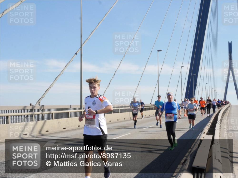 03.10.2025 - Köhlbrandbrückenlauf Matties Gatica Varas http://msf.ph/oto/8987135 03.10.2025 12:28:16 Position 2 4580 meine-sportfotos.de