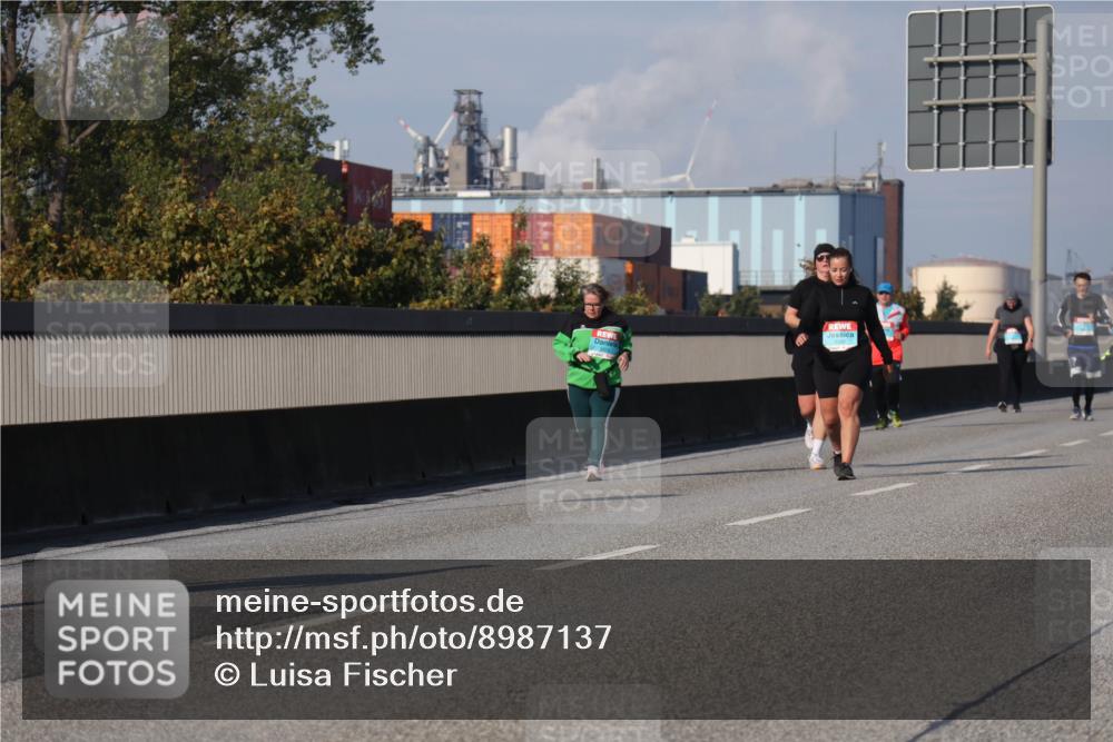 03.10.2025 - Köhlbrandbrückenlauf Luisa Fischer http://msf.ph/oto/8987137 03.10.2025 11:22:25 Position 3  meine-sportfotos.de