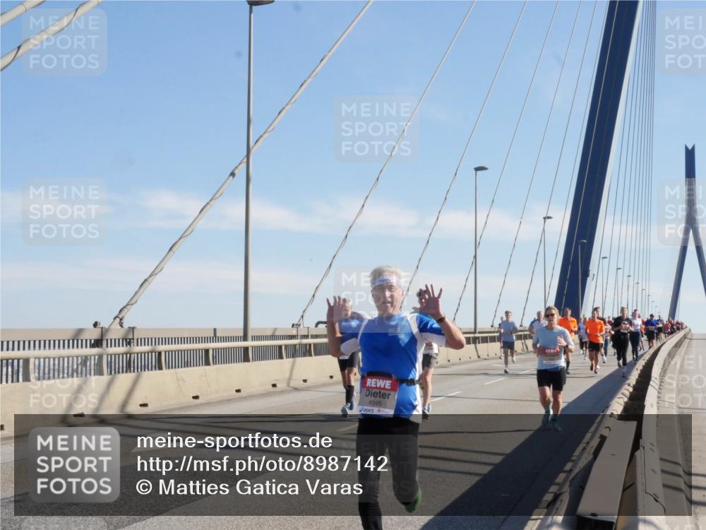 03.10.2025 - Köhlbrandbrückenlauf Matties Gatica Varas http://msf.ph/oto/8987142 03.10.2025 12:28:17 Position 2 4595 meine-sportfotos.de
