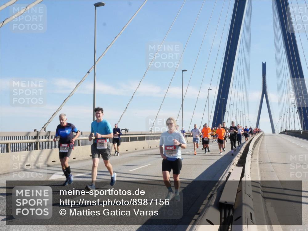 03.10.2025 - Köhlbrandbrückenlauf Matties Gatica Varas http://msf.ph/oto/8987156 03.10.2025 12:28:19 Position 2  meine-sportfotos.de