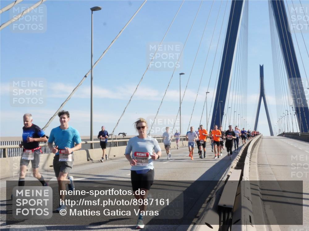 03.10.2025 - Köhlbrandbrückenlauf Matties Gatica Varas http://msf.ph/oto/8987161 03.10.2025 12:28:20 Position 2 6120, 4544 meine-sportfotos.de