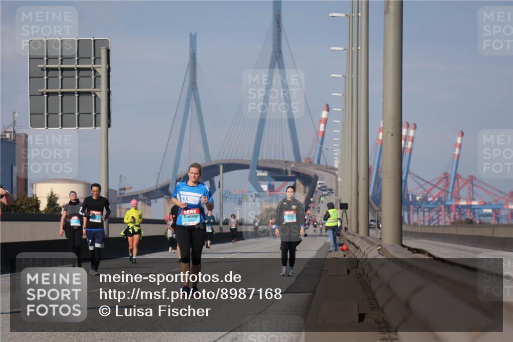 03.10.2025 - Köhlbrandbrückenlauf Luisa Fischer http://msf.ph/oto/8987168 03.10.2025 11:22:28 Position 3  meine-sportfotos.de