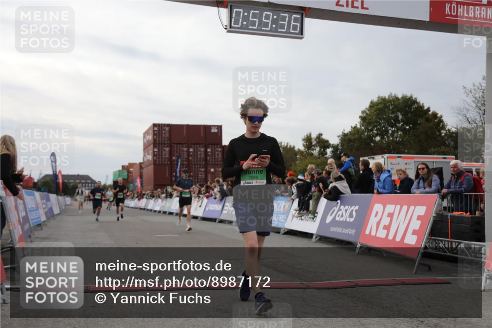 03.10.2025 - Köhlbrandbrückenlauf Yannick Fuchs http://msf.ph/oto/8987172 03.10.2025 15:59:34 Ziel 7025, 7048, 7059, 7083, 7187, 7193 meine-sportfotos.de