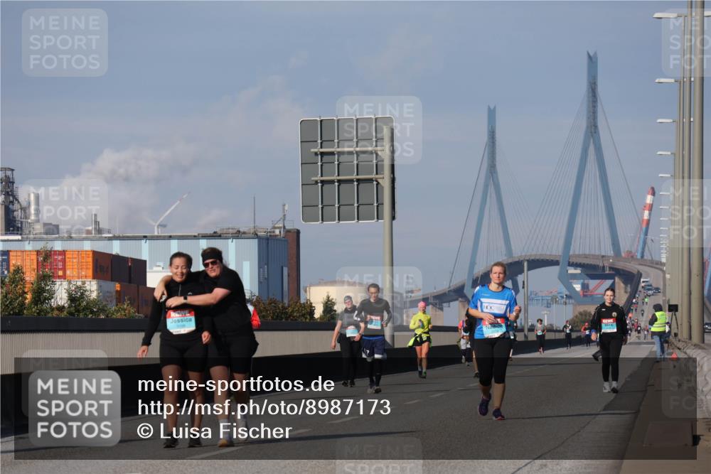 03.10.2025 - Köhlbrandbrückenlauf Luisa Fischer http://msf.ph/oto/8987173 03.10.2025 11:22:29 Position 3 12 meine-sportfotos.de