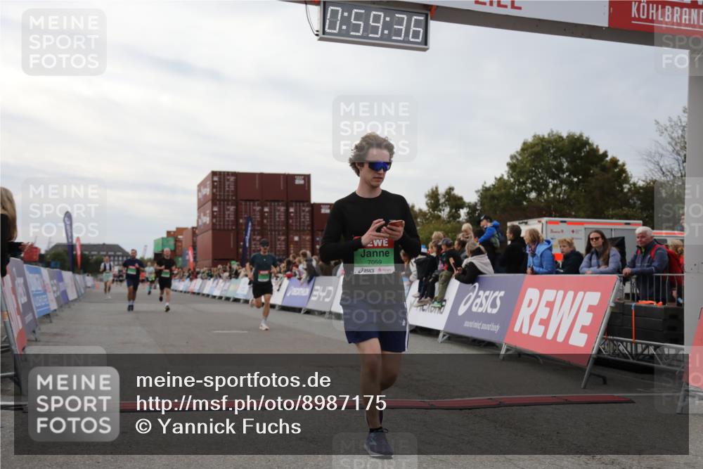 03.10.2025 - Köhlbrandbrückenlauf Yannick Fuchs http://msf.ph/oto/8987175 03.10.2025 15:59:34 Ziel 7025, 7048, 7059, 7083, 7187, 7193 meine-sportfotos.de
