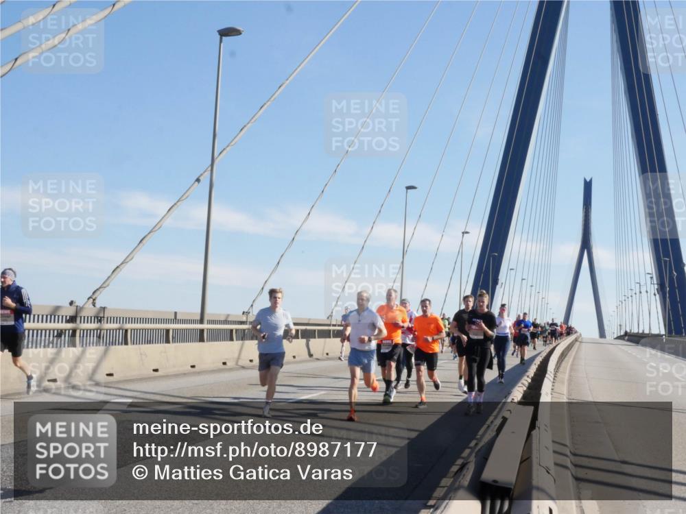 03.10.2025 - Köhlbrandbrückenlauf Matties Gatica Varas http://msf.ph/oto/8987177 03.10.2025 12:28:22 Position 2  meine-sportfotos.de