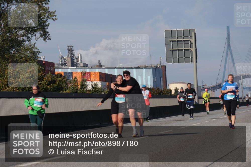 03.10.2025 - Köhlbrandbrückenlauf Luisa Fischer http://msf.ph/oto/8987180 03.10.2025 11:22:29 Position 3  meine-sportfotos.de