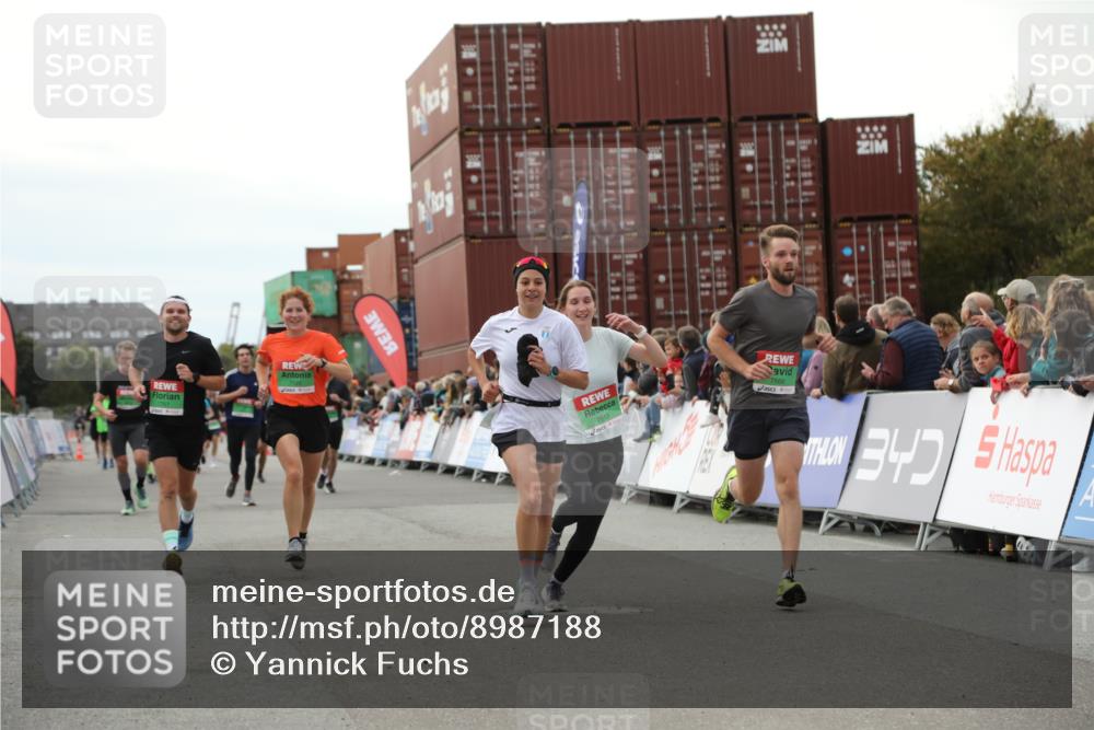 03.10.2025 - Köhlbrandbrückenlauf Yannick Fuchs http://msf.ph/oto/8987188 03.10.2025 16:11:57 Ziel 7122, 7463, 7566, 7613, 7757, 7961, 8005, 8096, 8110, 8259, 8569, 8954, 9159, 9244 meine-sportfotos.de