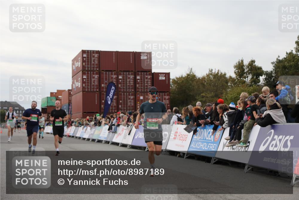 03.10.2025 - Köhlbrandbrückenlauf Yannick Fuchs http://msf.ph/oto/8987189 03.10.2025 15:59:35 Ziel 7025, 7048, 7059, 7083, 7187, 7193 meine-sportfotos.de
