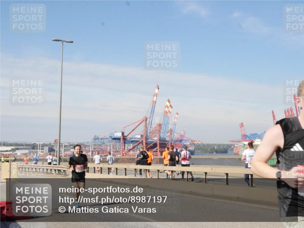 03.10.2025 - Köhlbrandbrückenlauf Matties Gatica Varas http://msf.ph/oto/8987197 03.10.2025 12:28:34 Position 2 2 meine-sportfotos.de